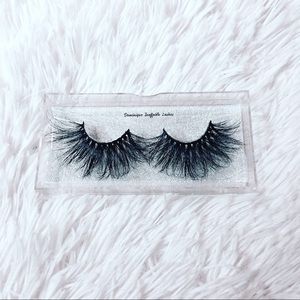 Jazzy Lashes ‼️DEAL‼️